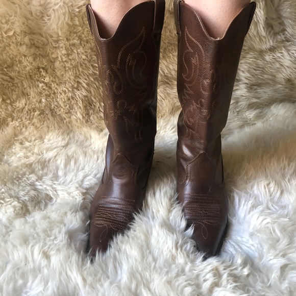 Brown Mid-Calf Pointed Toe Cowboy Boots - Picture 2 of 3